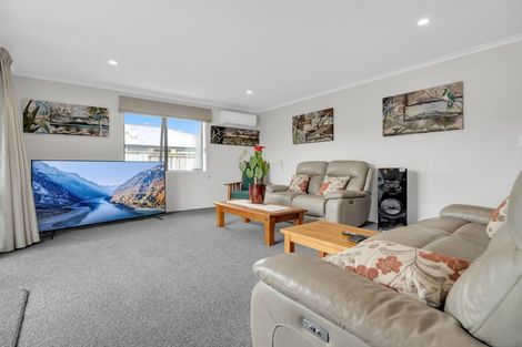 Photo of property in 63 Darlington Street, Ngatea, 3503