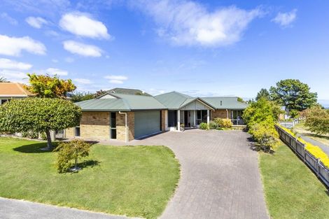 Photo of property in 11 Fairview Terrace, Waipahihi, Taupo, 3330