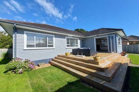 Photo of property in 6 Mission Street, Moturoa, New Plymouth, 4310