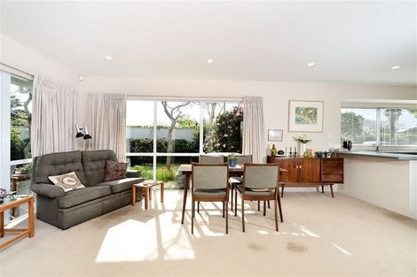 Photo of property in 22 Suncrest Drive, West Harbour, Auckland, 0618