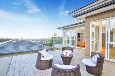 Photo of property in 32 Ngahere Views, Orewa, 0931