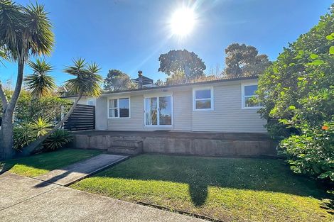 Photo of property in 1/39 St Peters Street, Northcote, Auckland, 0627