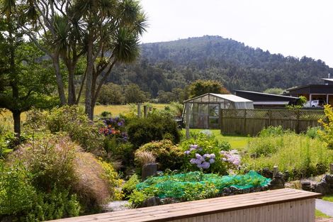 Photo of property in 327 Wanganui Flat Road, Harihari, 7884