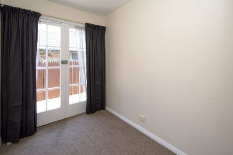Photo of property in 53 Thackeray Place, Waltham, Christchurch, 8023