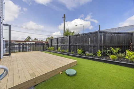 Photo of property in 1a Edward Avenue, Orewa, 0931