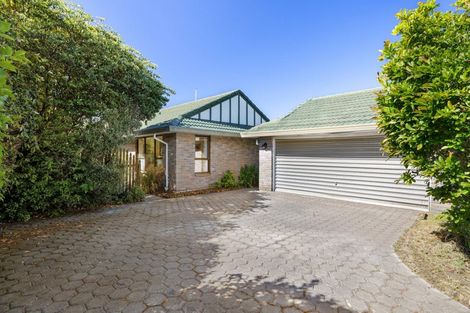 Photo of property in 7 Clivedon Place, Redwood, Christchurch, 8051