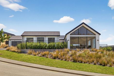 Photo of property in 6 Round Hill Rise, Cracroft, Christchurch, 8022