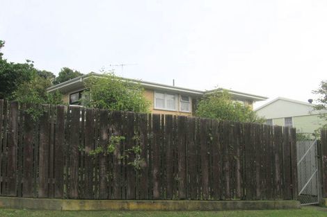Photo of property in 6 Beauzami Crescent, Ascot Park, Porirua, 5024