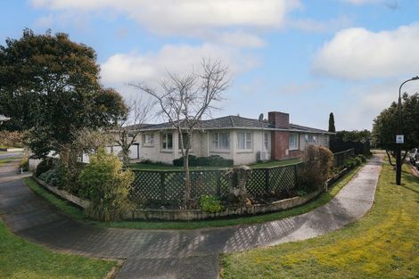 Photo of property in 69 Wikiriwhi Crescent, Awapuni, Palmerston North, 4412