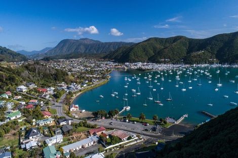 Photo of property in 13 Arthur Crescent, Waikawa, Picton, 7220