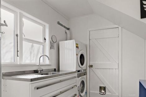 Photo of property in 119 Nevay Road, Miramar, Wellington, 6022