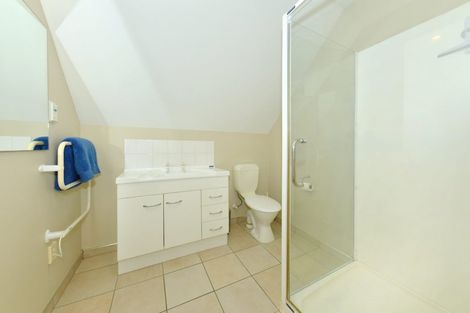 Photo of property in 28 Camberwell Place, Avonhead, Christchurch, 8042