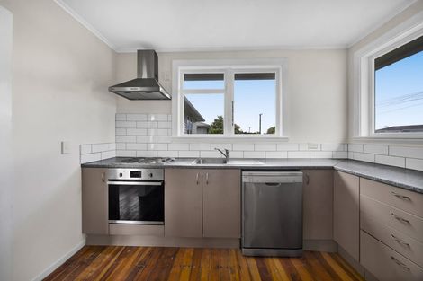 Photo of property in 6 Mcguire Street, Hawera, 4610