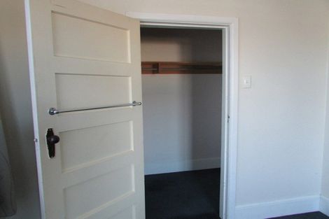 Photo of property in 2 Hawkhurst Road, Lyttelton, 8082