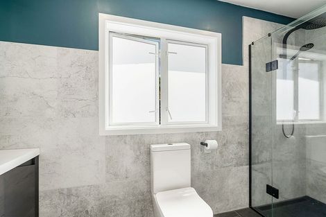 Photo of property in 35 Avondale Road, Avondale, Auckland, 1026