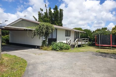 Photo of property in 1/9 Kirrie Avenue, Te Atatu South, Auckland, 0610