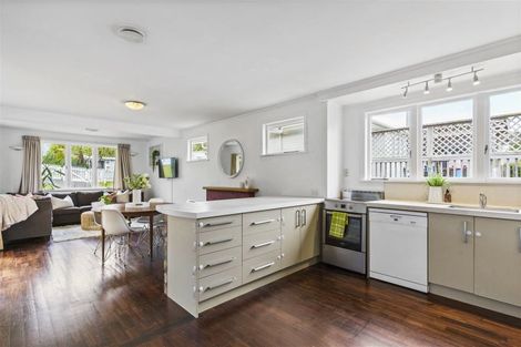 Photo of property in 16 Wylie Avenue, Sunnynook, Auckland, 0620