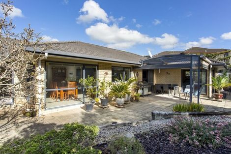 Photo of property in 20 Te Kauri Place, Helensville, 0800