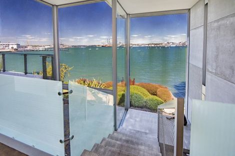 Photo of property in 9 Stanley Point Road, Stanley Point, Auckland, 0624