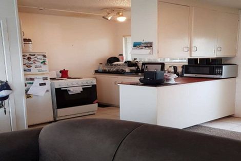 Photo of property in 21/72 Kitchener Road, Milford, Auckland, 0620