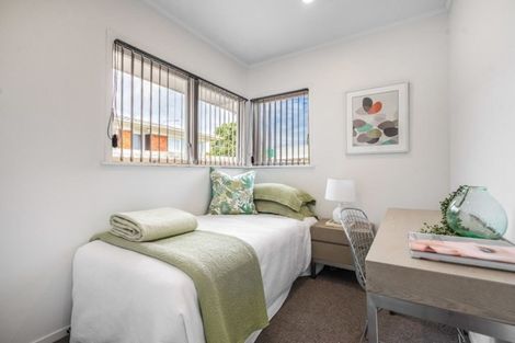 Photo of property in 1/344 Lake Road, Hauraki, Auckland, 0622