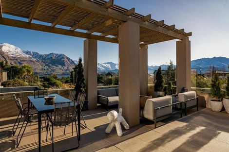 Photo of property in 8b Minaret Ridge, Wanaka, 9305