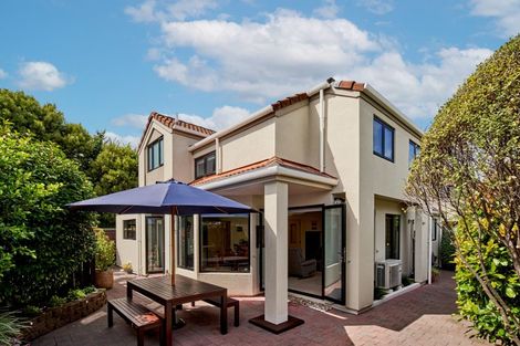 Photo of property in 2/139 Knights Road, Hutt Central, Lower Hutt, 5010