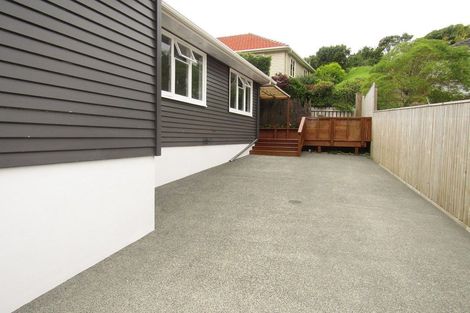 Photo of property in 118b Newlands Road, Newlands, Wellington, 6037