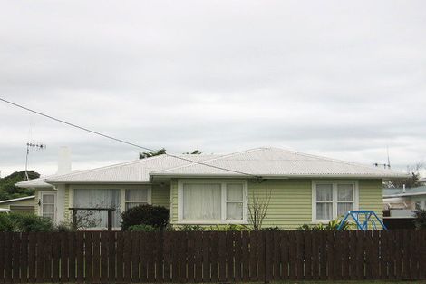 Photo of property in 10 Tasman Street, Levin, 5510
