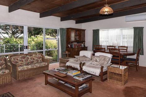 Photo of property in 327 Waiuku Road, Puni, Pukekohe, 2678