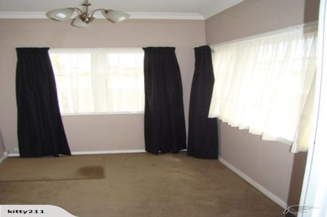 Photo of property in 2/4 Tama Street, Alicetown, Lower Hutt, 5010