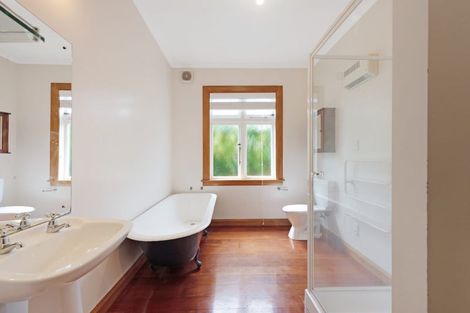 Photo of property in 132 Messines Road, Karori, Wellington, 6012