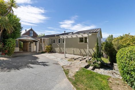Photo of property in 27 Avalon Crescent, Fernhill, Queenstown, 9300