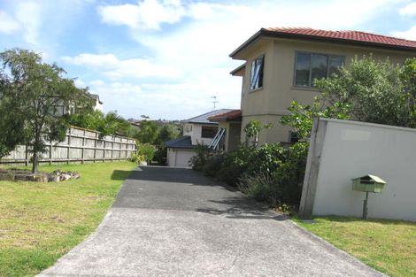 Photo of property in 1/360 East Coast Road, Sunnynook, Auckland, 0630