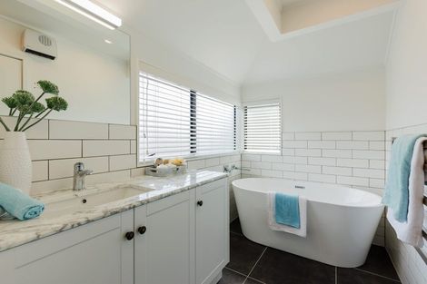 Photo of property in 2/1 Livingstone Street, Milford, Auckland, 0620