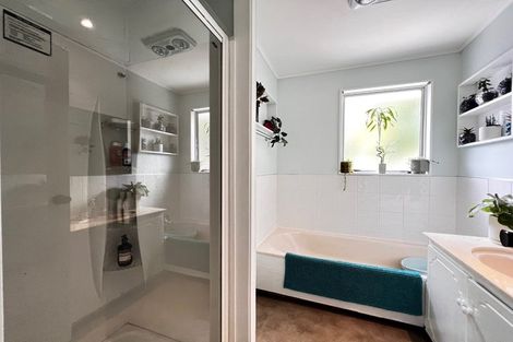 Photo of property in 1/27 Midgley Road, West Harbour, Auckland, 0618