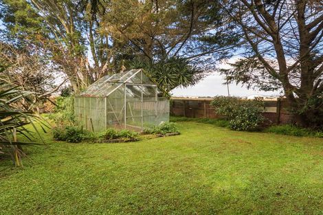 Photo of property in 327 Waiuku Road, Puni, Pukekohe, 2678