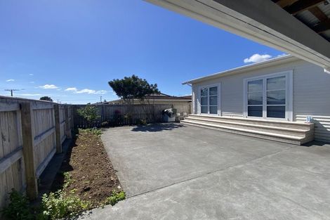 Photo of property in 25a Tukapa Street, Westown, New Plymouth, 4310