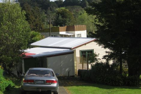 Photo of property in 1 Whaka Street, Maungaturoto, 0520