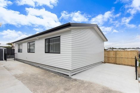 Photo of property in 2 Saffron Street, Birkdale, Auckland, 0626