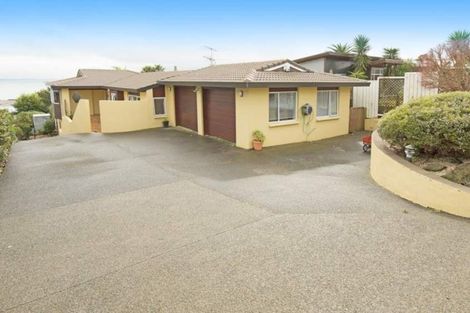 Photo of property in 1312 Whangaparaoa Road, Army Bay, Whangaparaoa, 0930