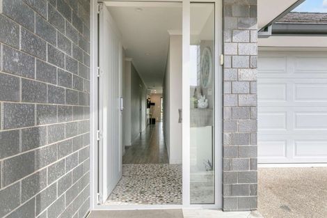 Photo of property in 42 Double Bay Road, Pyes Pa, Tauranga, 3112