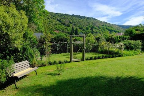 Photo of property in 1 Monowai Road, Ravensbourne, Dunedin, 9022