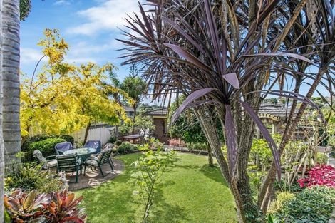 Photo of property in 10 Cyclades Place, Shelly Park, Auckland, 2014