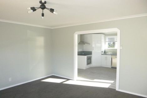 Photo of property in 121 Wellington Road, Wainuiomata, Lower Hutt, 5014