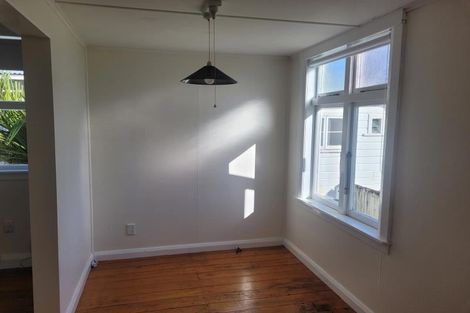 Photo of property in 210 Powderham Street, New Plymouth, 4310