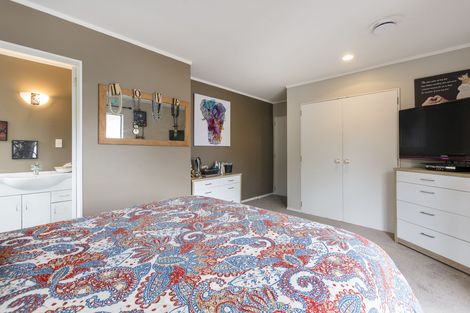 Photo of property in 3 Village Park Drive, Welcome Bay, Tauranga, 3112