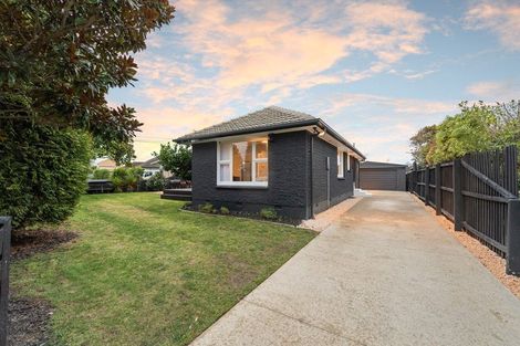 Photo of property in 12 Emlyn Place, Avondale, Christchurch, 8061