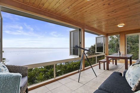 Photo of property in 4 Crispe Road, Clarks Beach, 2122