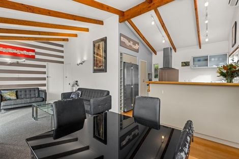 Photo of property in 94 Milton Road, Bluff Hill, Napier, 4110